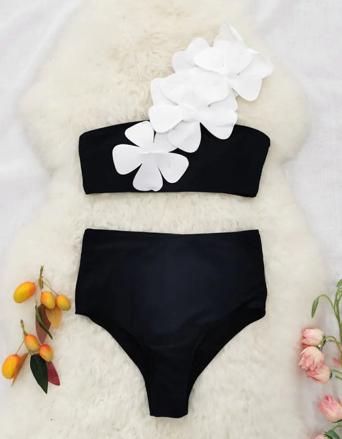 Load image into Gallery viewer, Flower Bandeau Brazilian Bikini Set
