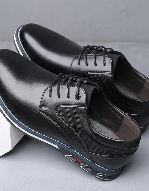 Load image into Gallery viewer, Retro Men Shoes Business Brand Leather Shoes
