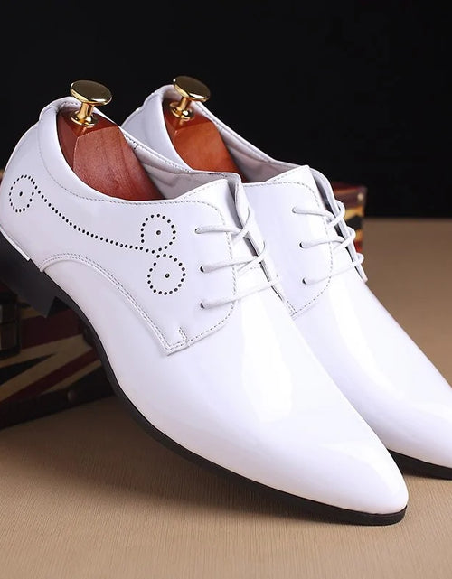 Load image into Gallery viewer, Glossy Oxford Leather Shoes
