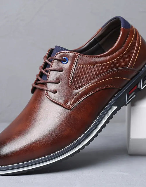 Load image into Gallery viewer, Retro Men Shoes Business Brand Leather Shoes
